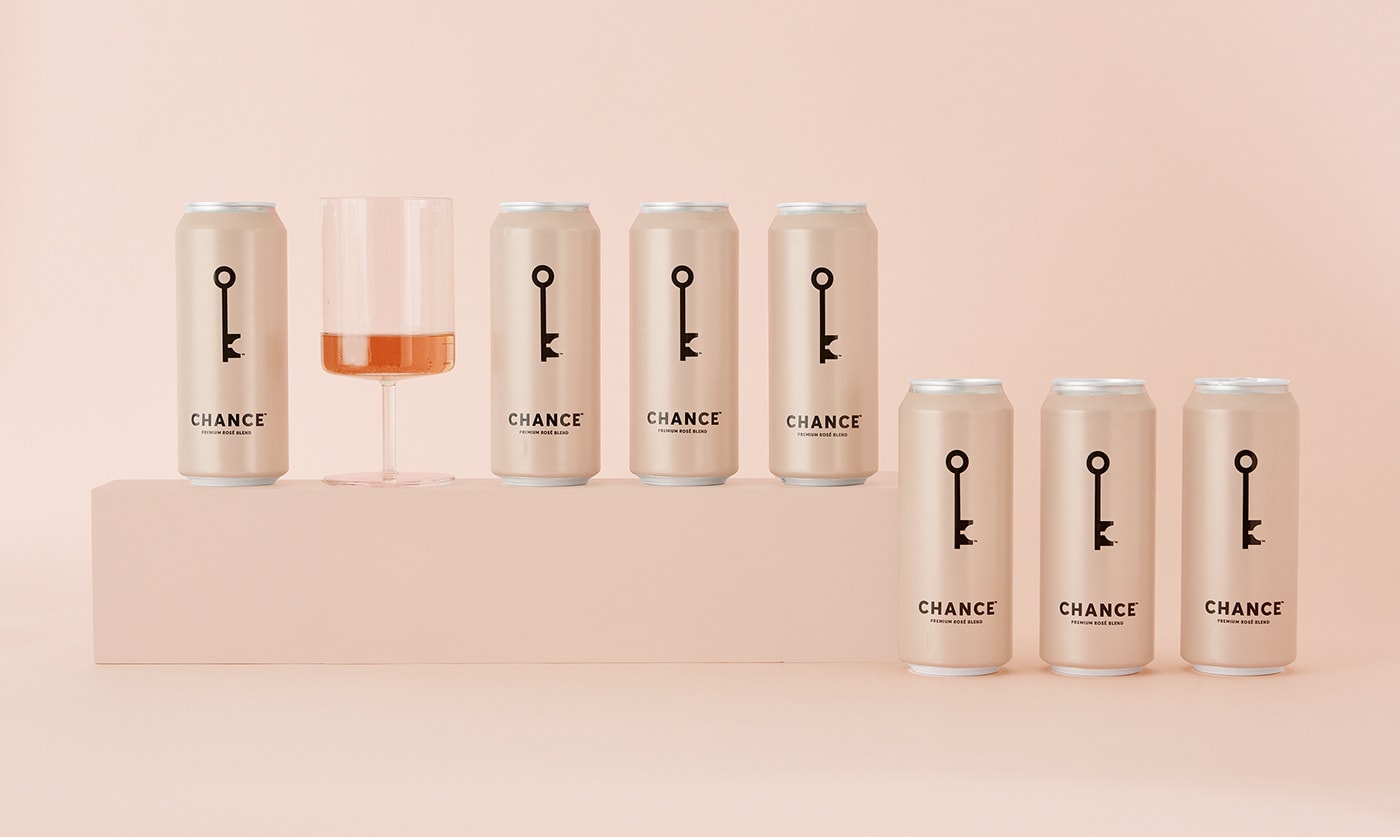 WineSociety優(yōu)質(zhì)葡萄酒品牌戰(zhàn)略定位和品牌策劃，餐飲品牌策劃，餐飲品牌設(shè)計(jì)，品牌設(shè)計(jì)公司，深圳品牌設(shè)計(jì)，左右格局